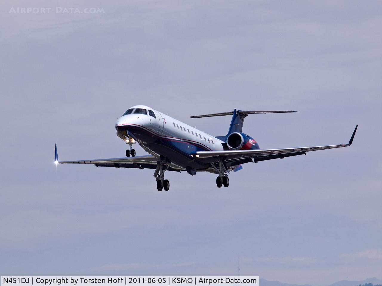 N451DJ, 2004 Embraer EMB-135BJ Legacy C/N 145789, N451DJ declares a missed approach for RWY 21 and throttles up