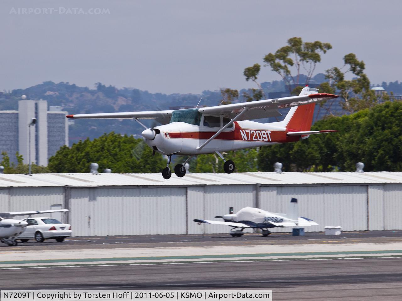 N7209T, 1959 Cessna 172A C/N 46809, N7209T arriving on RWY 21
