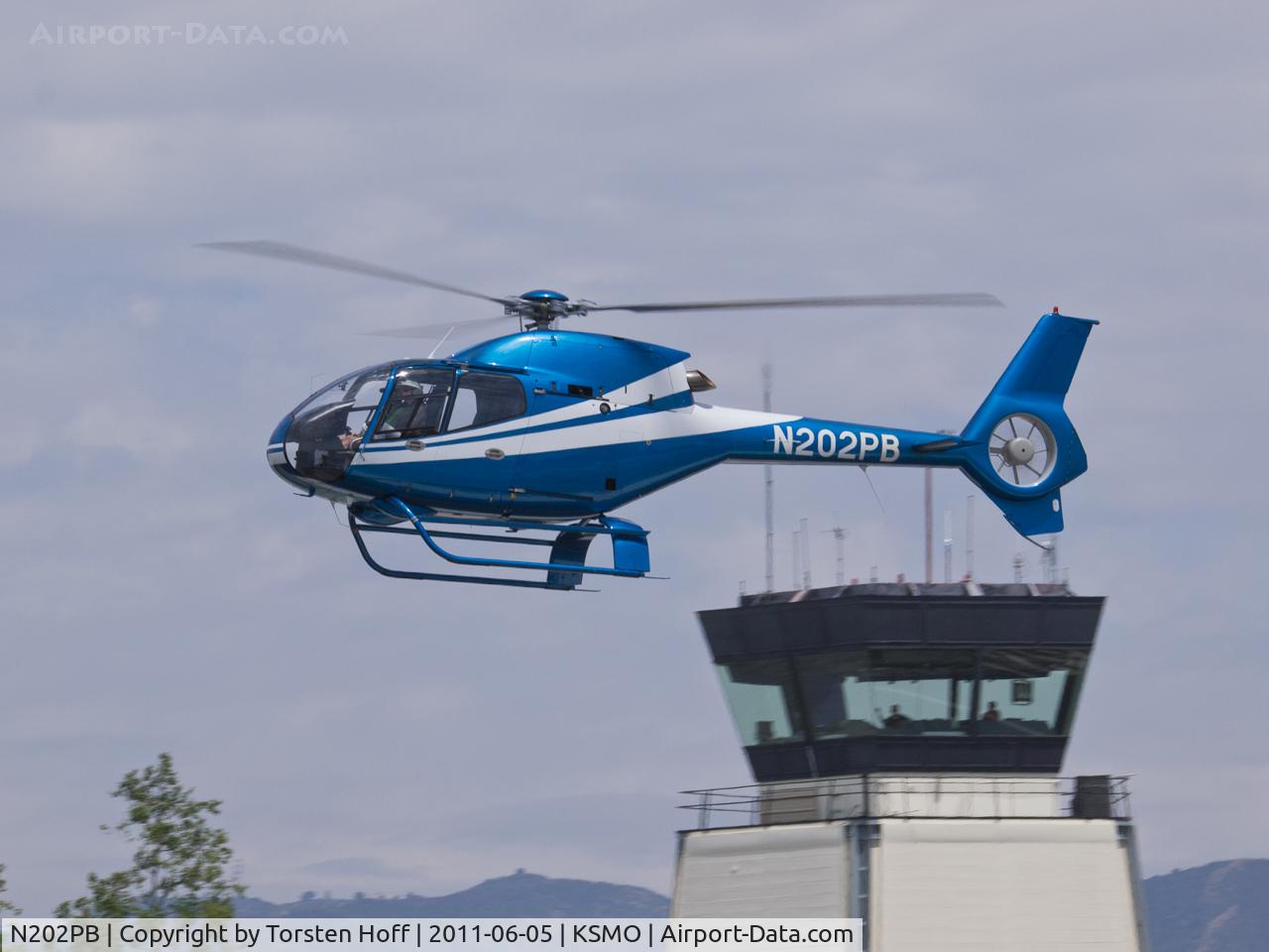 N202PB, 2000 Eurocopter EC-120B C/N 1084, N202PB arriving on RWY 21