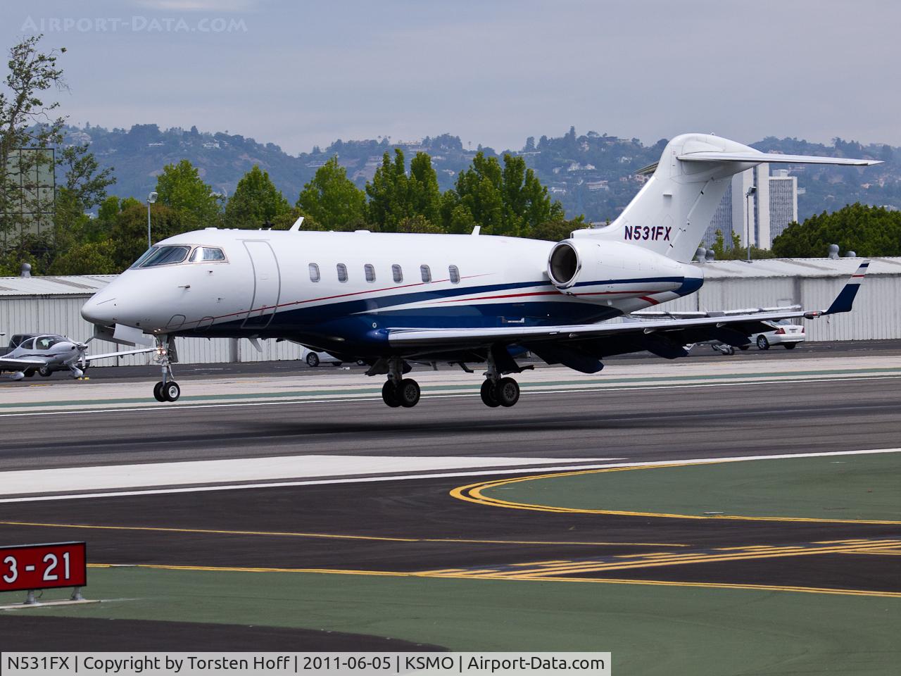 N531FX, 2007 Bombardier Challenger 300 (BD-100-1A10) C/N 20150, N531FX arriving on RWY 21