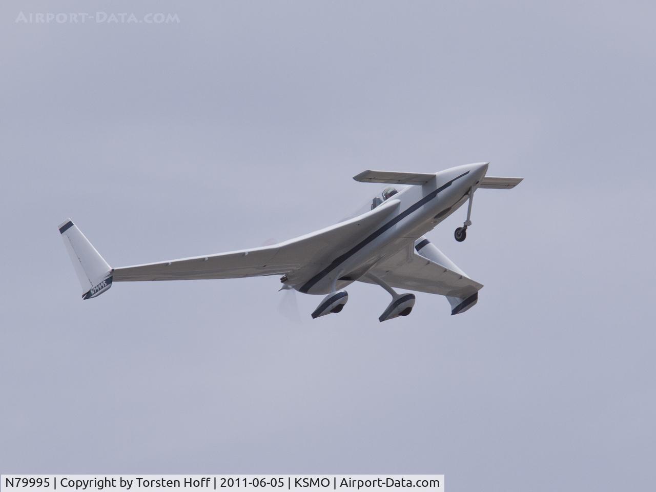 N79995, 1994 Rutan Long-EZ C/N 1897-L, N79995 departing from RWY 03