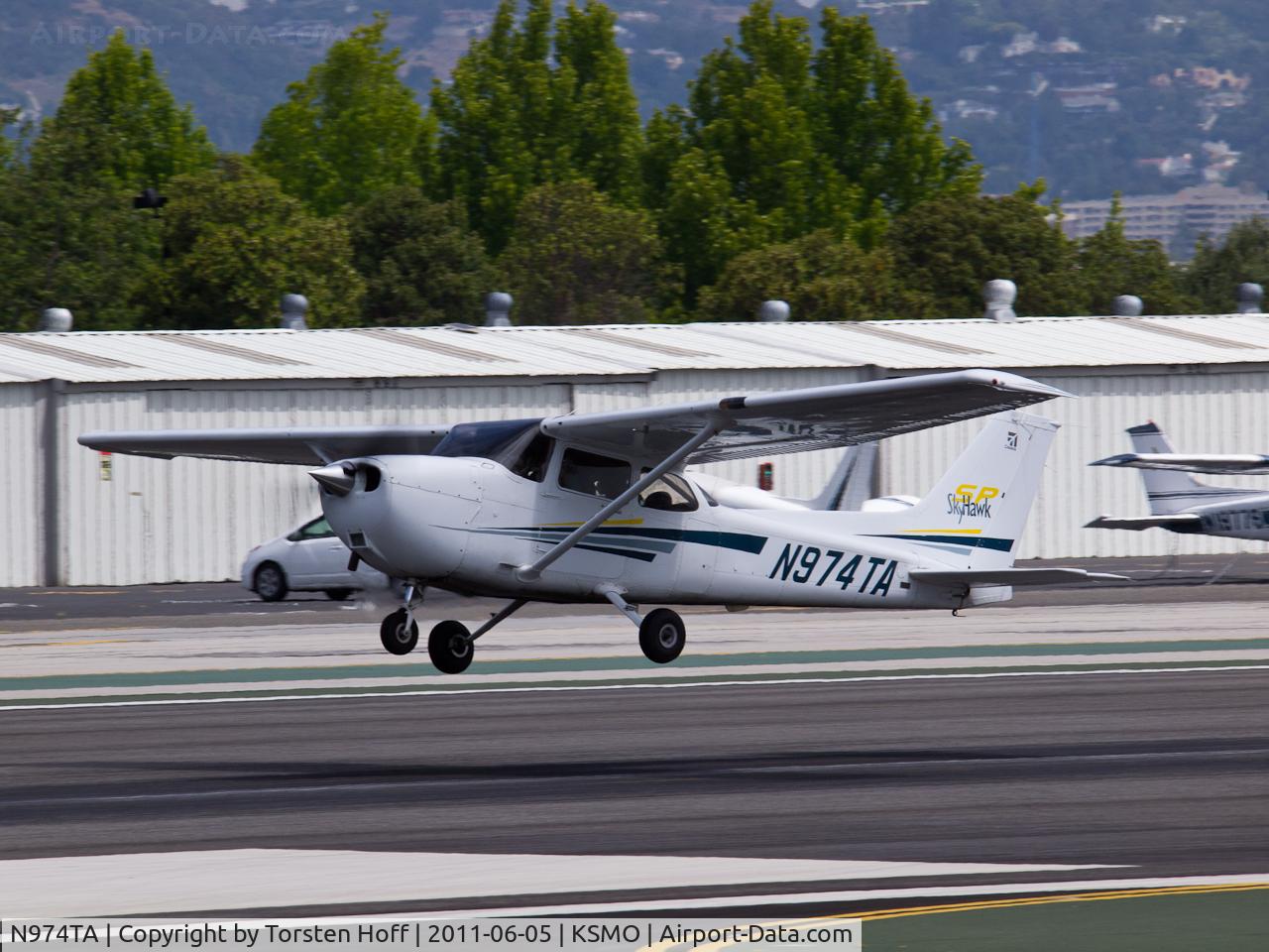 N974TA, 2002 Cessna 172S C/N 172S9074, N974TA departing from RWY 21