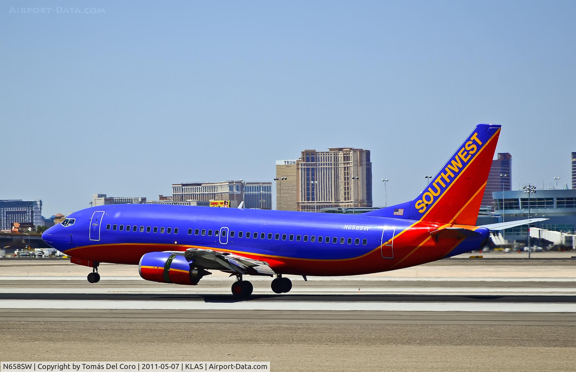 N658SW, 1985 Boeing 737-3L9 C/N 23332, Southwest Airlines Boeing 737-3L9 N658SW (cn 23332/1118)

Las Vegas - McCarran International (LAS / KLAS)
USA - Nevada, May 07, 2011
Photo: Tomás Del Coro