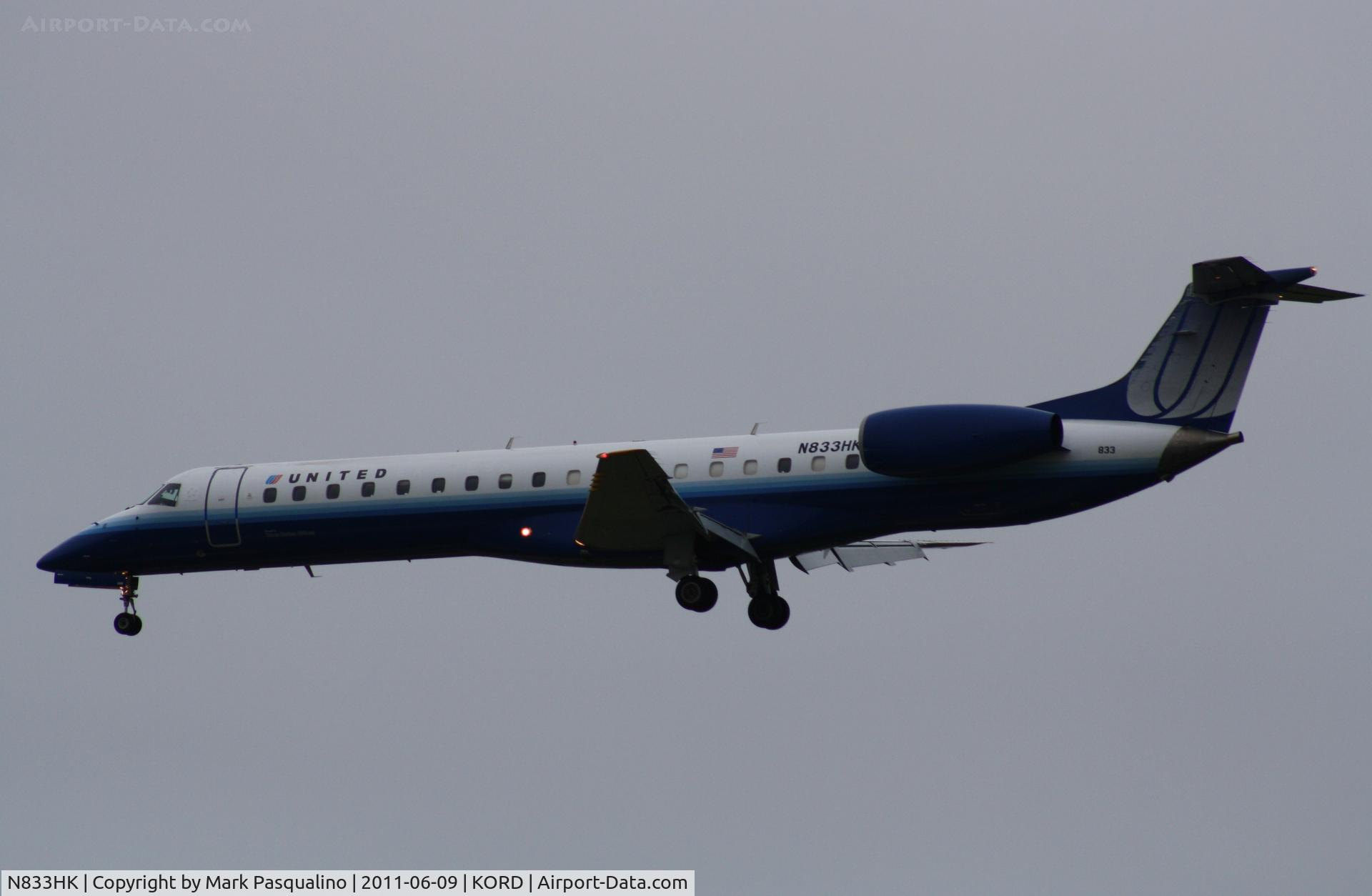 N833HK, 2000 Embraer ERJ-145LR (EMB-145LR) C/N 145240, EMB-145LR