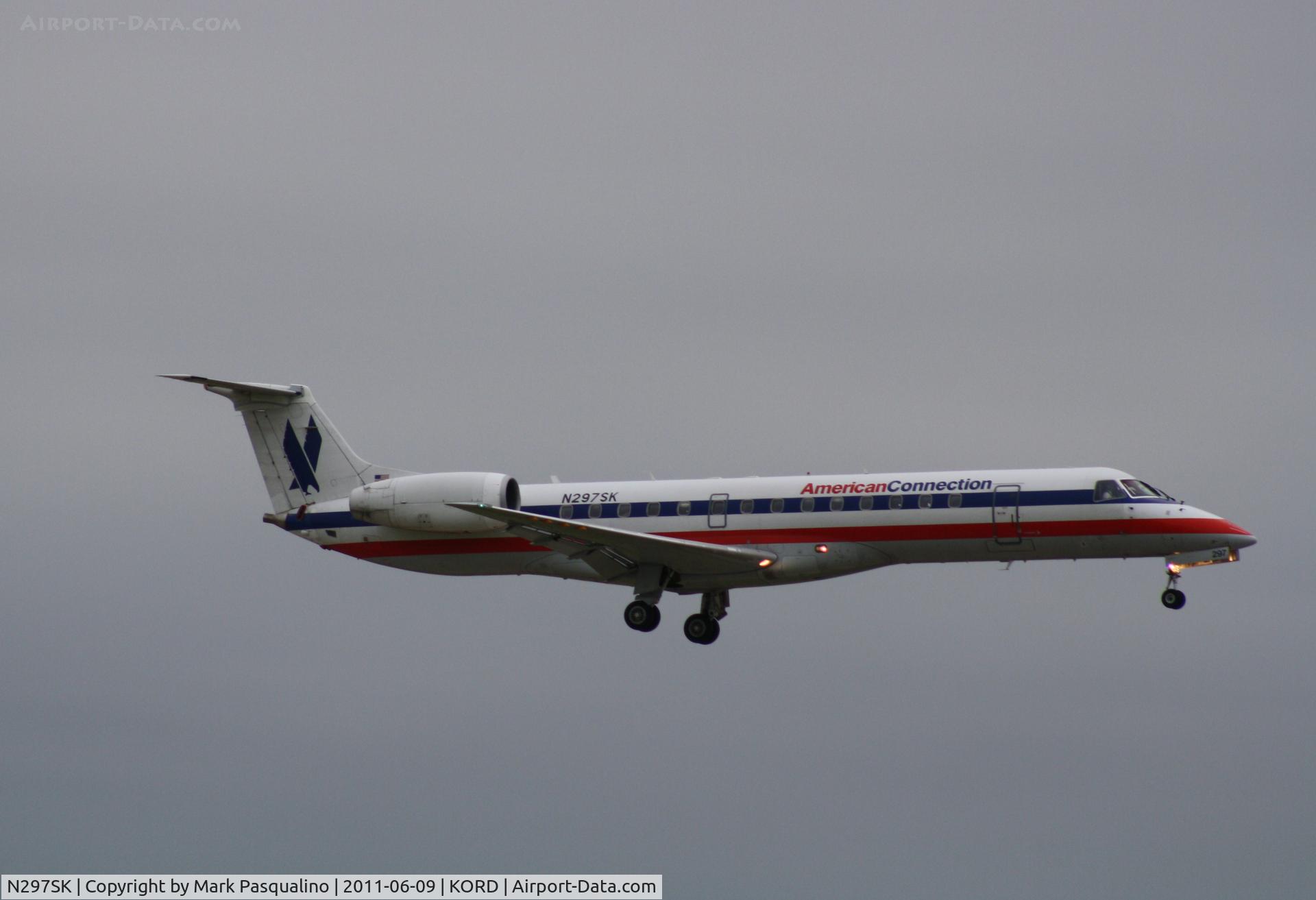 N297SK, 2001 Embraer ERJ-140LR (EMB-135KL) C/N 145522, EMB-135KL