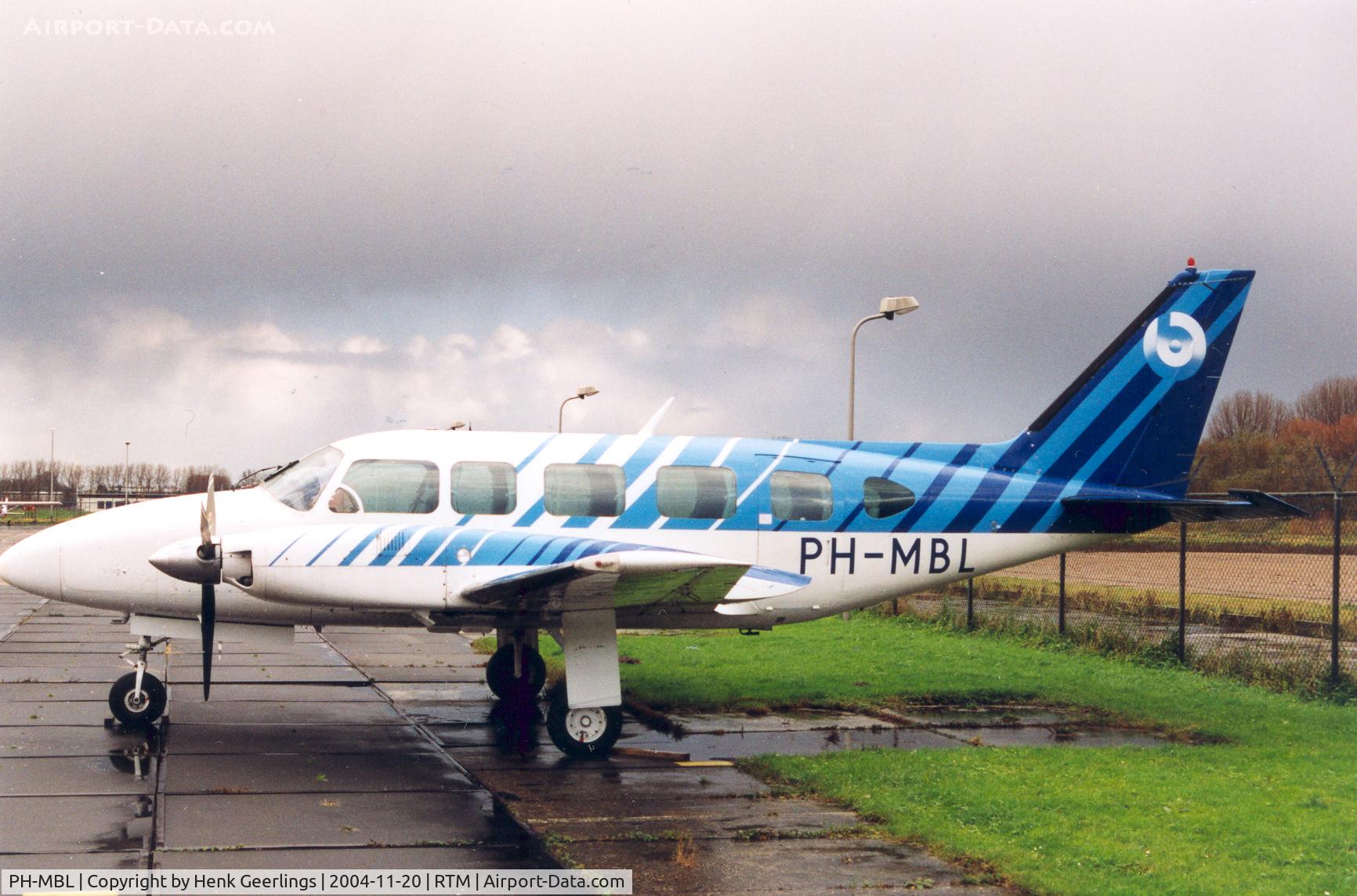PH-MBL, 1974 Piper PA-31-350 Chieftain C/N 31-7405428, Rotterdam Airport