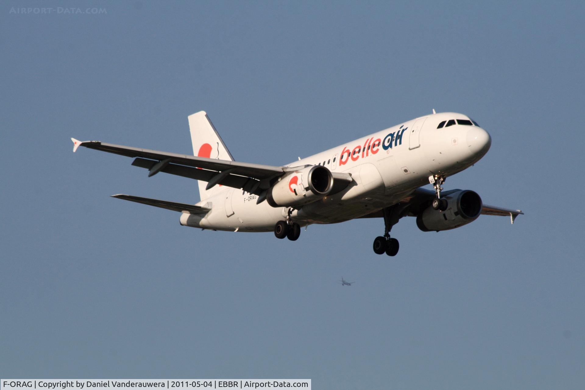 F-ORAG, 1999 Airbus A319-132 C/N 1098, On approach to RWY 02
