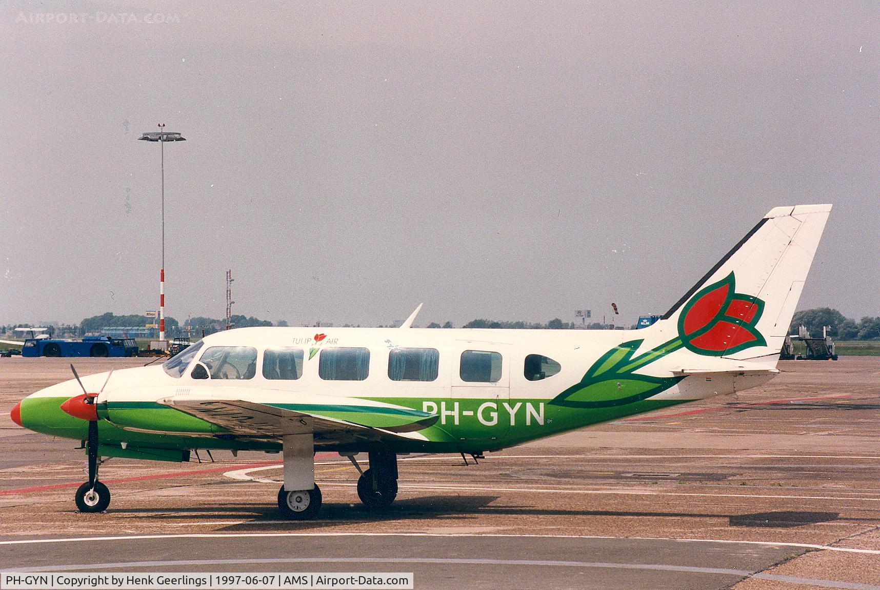 PH-GYN, Piper PA-31-350 Navajo Chieftain C/N 31-7305119, Tulip Air