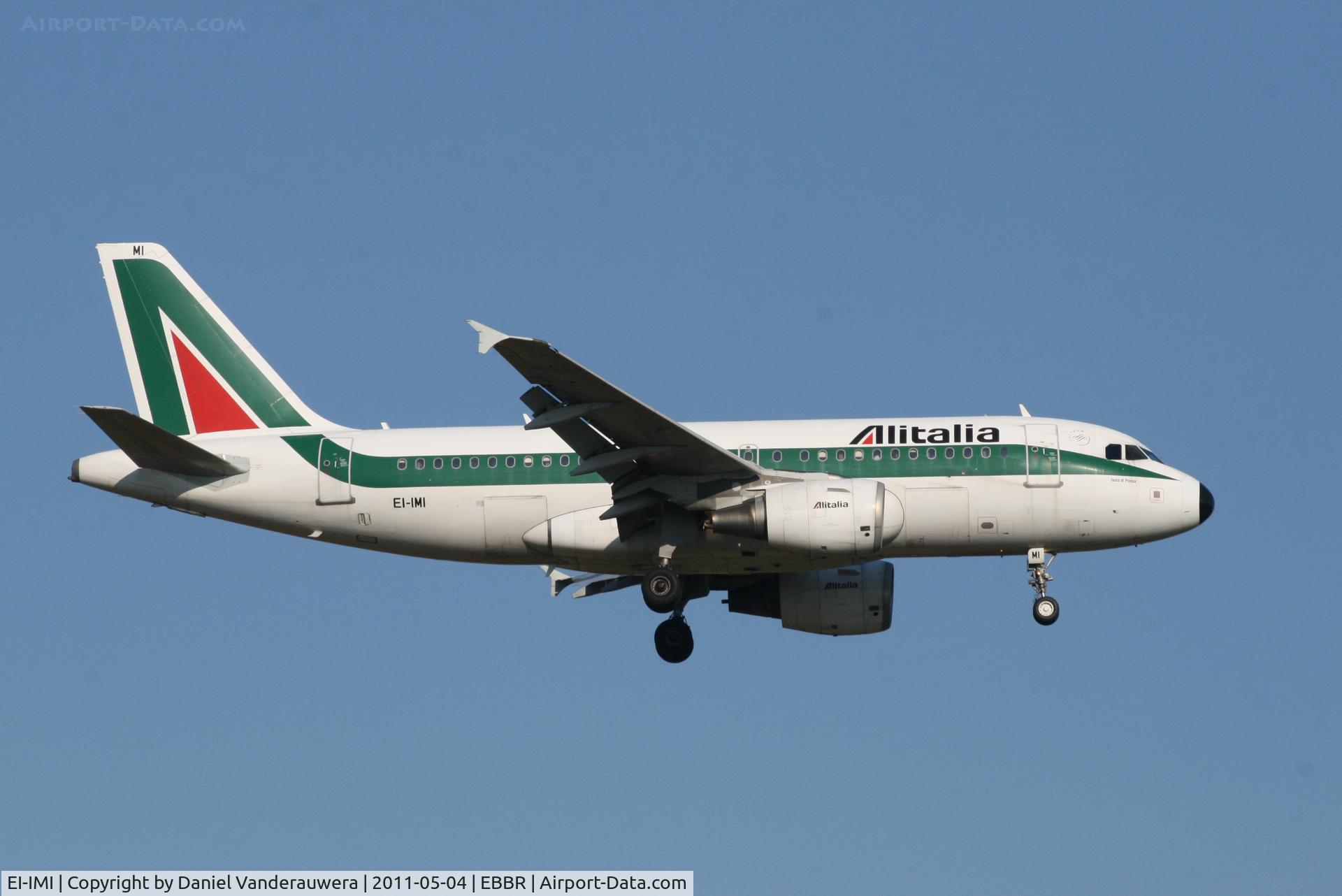 EI-IMI, 2002 Airbus A319-112 C/N 1745, Flight AZ148 is descending to RWY 02