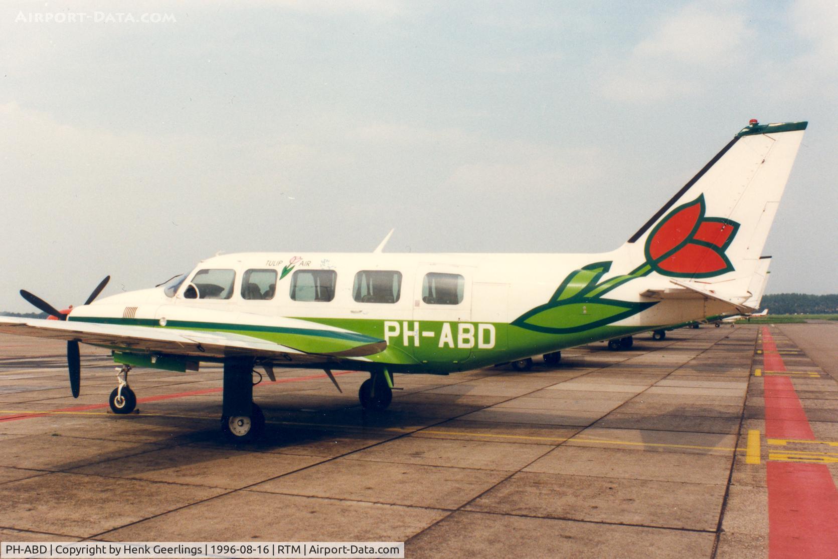 PH-ABD, Piper PA-31-350 Navajo Chieftain C/N 31-7305048, Tulip Air