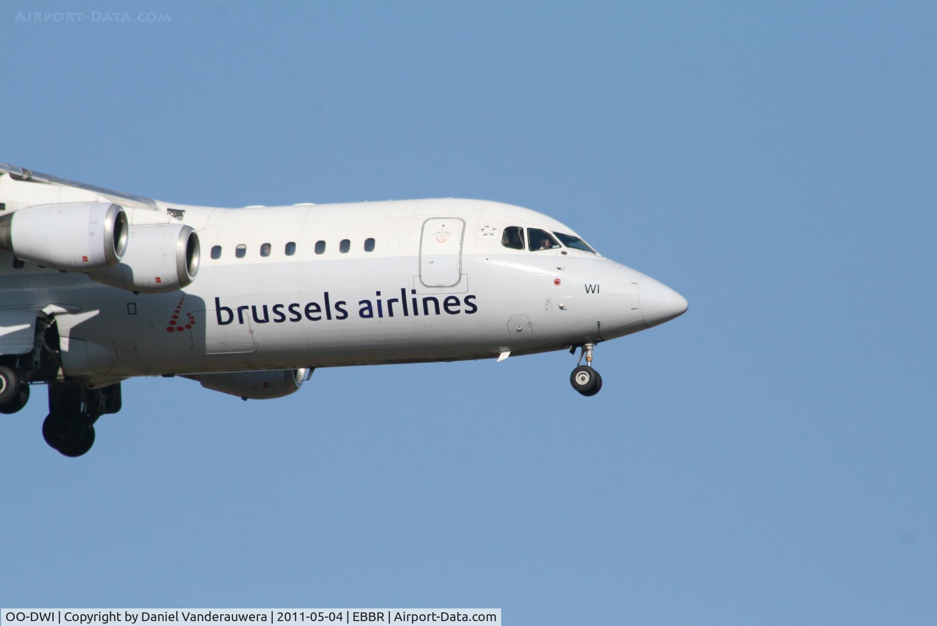 OO-DWI, 1999 British Aerospace Avro 146-RJ100 C/N E3342, Arrival of flight SN2324 to RWY 02