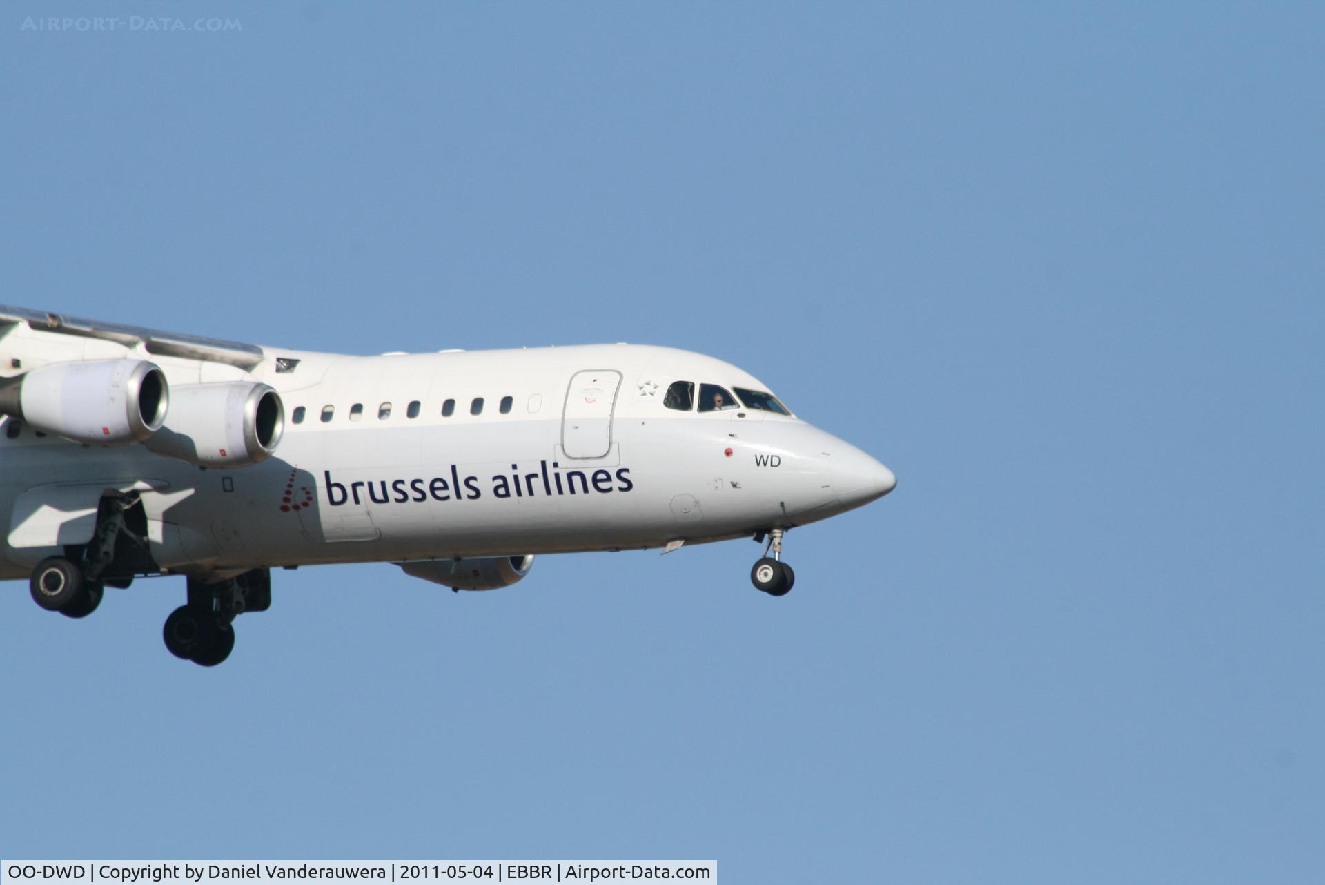 OO-DWD, 1998 British Aerospace Avro 146-RJ100 C/N E3324, Arrival of flight SN3120 to RWY 02
