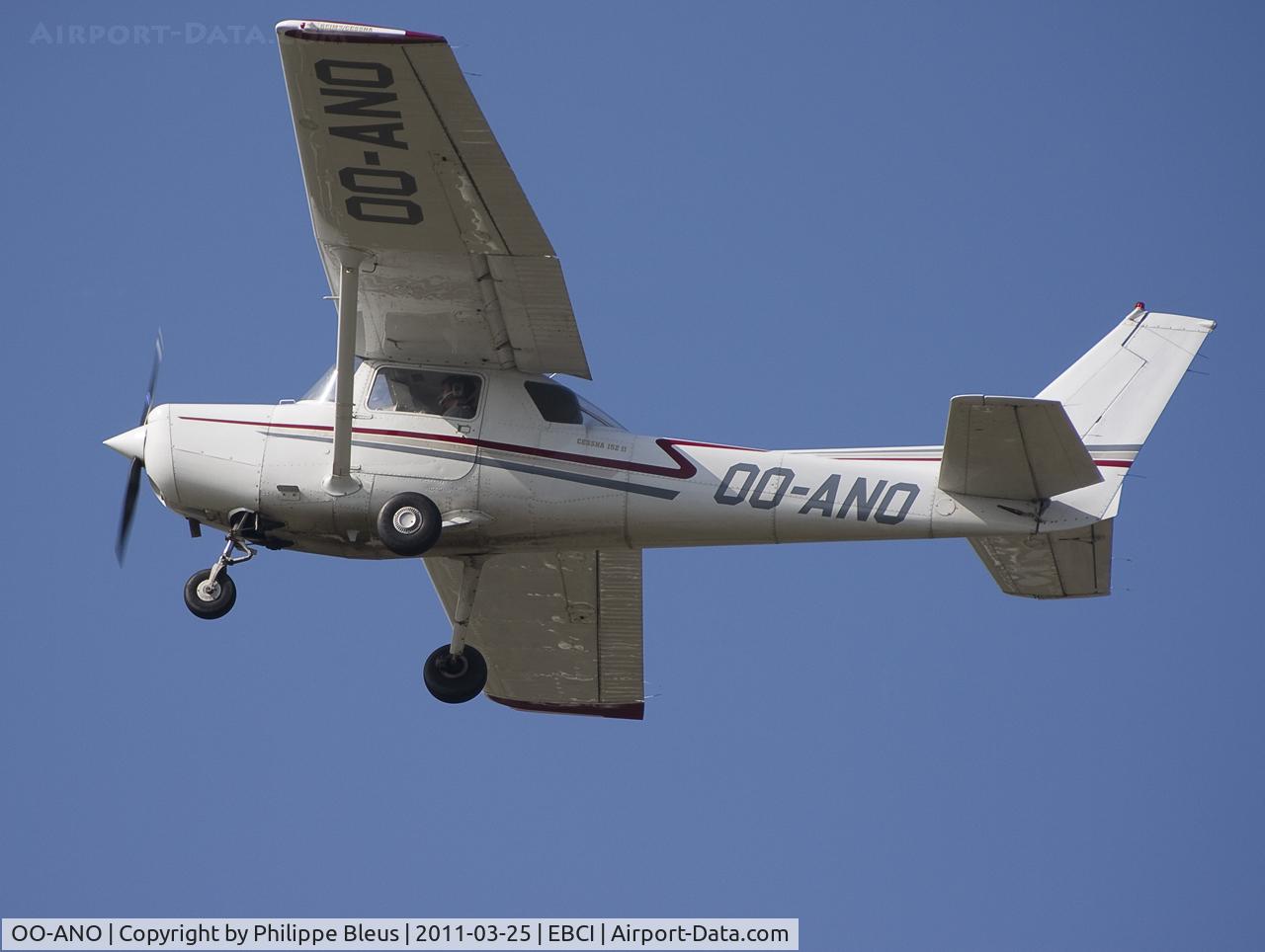 OO-ANO, 1980 Reims F152 C/N 1745, Short final rwy 25.