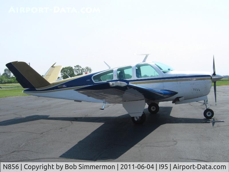N856, 1974 Beech V35B Bonanza C/N D-9682, On the ramp at Kenton, Ohio