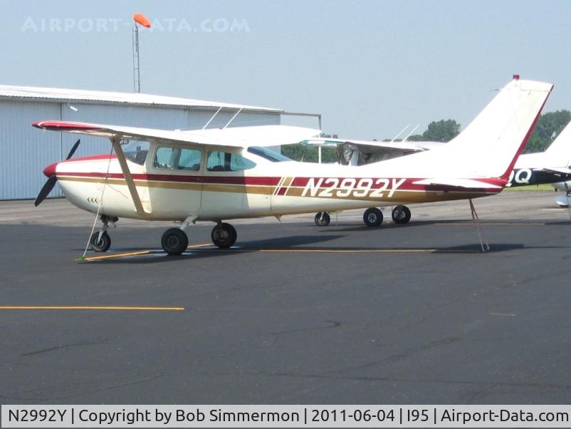 N2992Y, 1962 Cessna 182E Skylane C/N 18253992, On the ramp at Kenton, Ohio