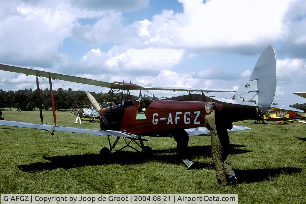 G-AFGZ, 1938 De Havilland DH-82A Tiger Moth II C/N 3700, Environmental friendly towing equipment deployd at the 2004 Moth Rally at Woburn Abbey