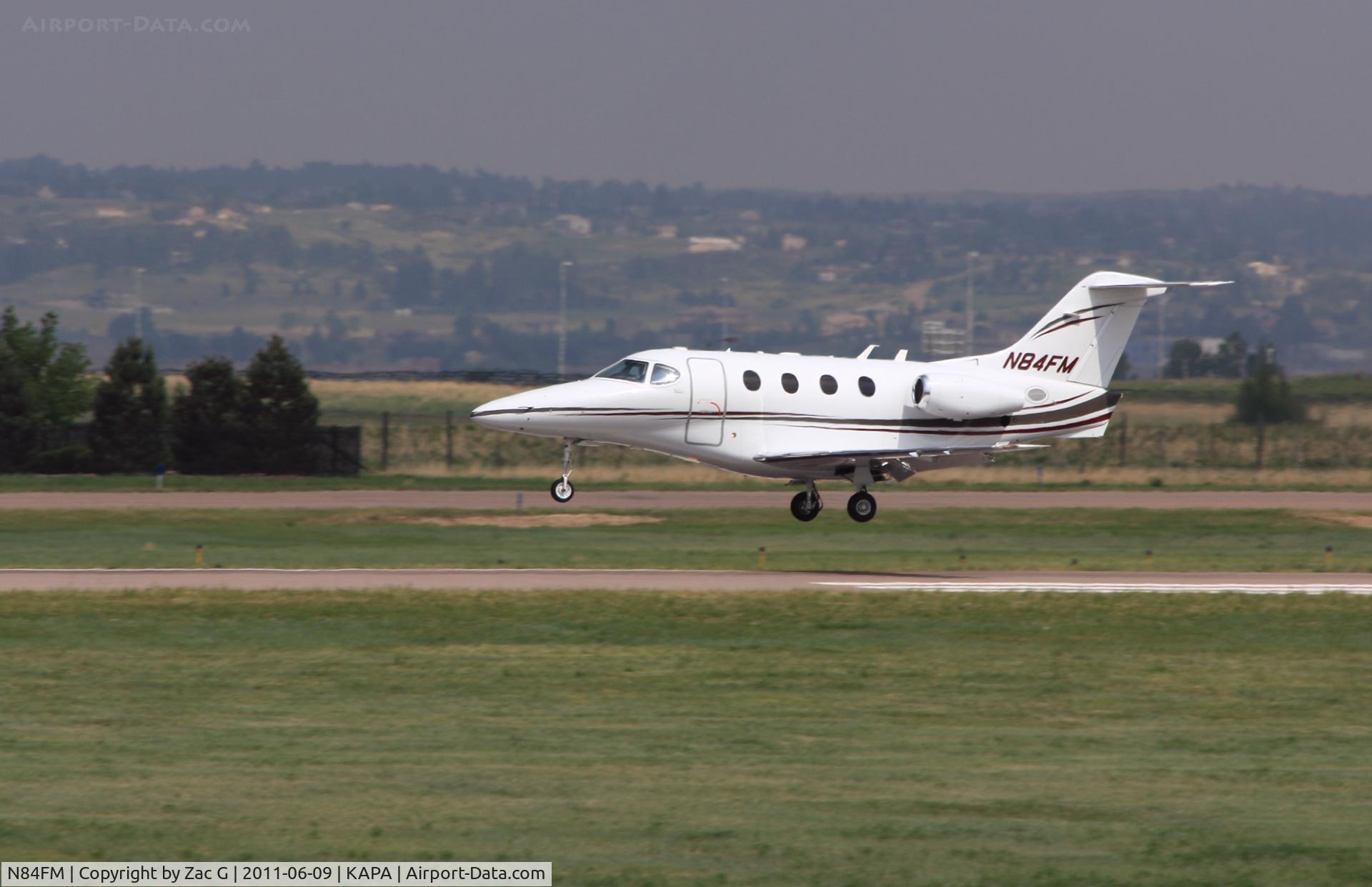 N84FM, Raytheon Aircraft Company 390 C/N RB-30, Landing 35R.