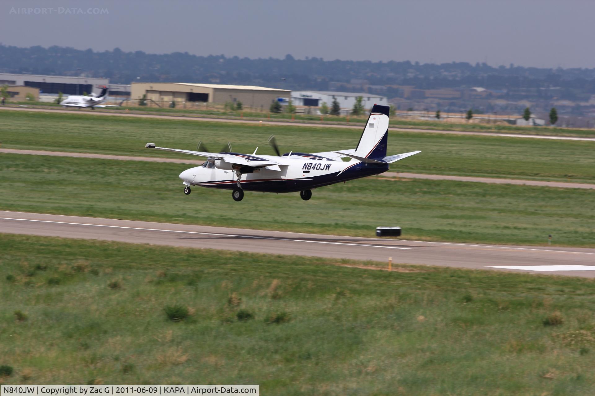 N840JW, 1981 Rockwell International 690C C/N 11658, Landing 35L