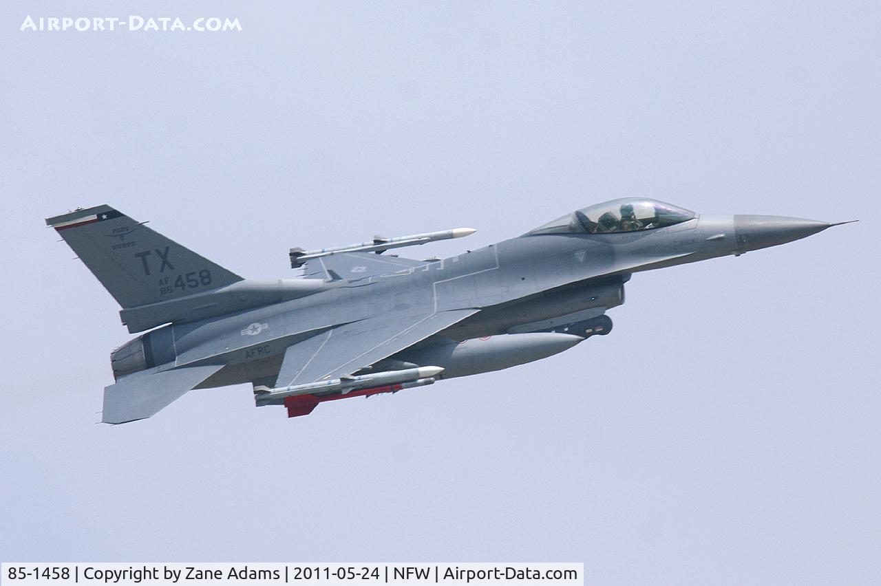85-1458, 1985 General Dynamics F-16C Fighting Falcon C/N 5C-238, 301st FW F-16 Departing NAS Fort Worth