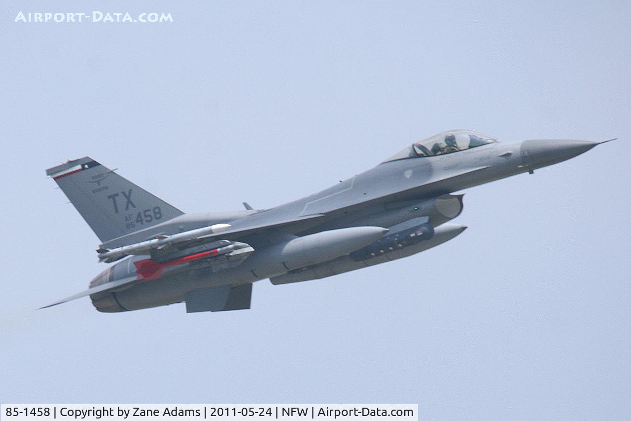 85-1458, 1985 General Dynamics F-16C Fighting Falcon C/N 5C-238, 301st FW F-16 Departing NAS Fort Worth