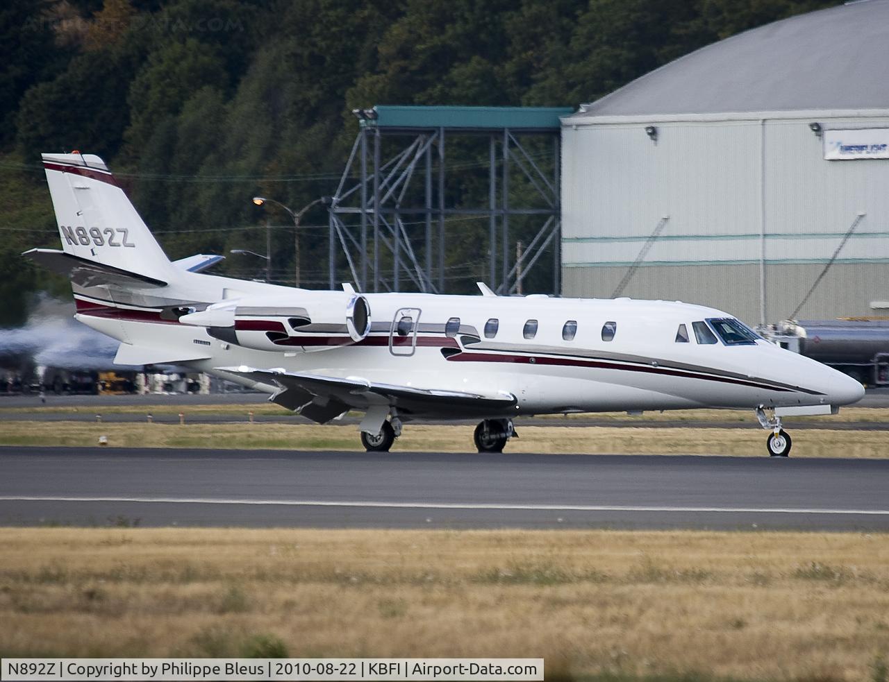 N892Z, Cessna 560 Citation XLS+ C/N 560-6007, Speeding up on rwy 13R.