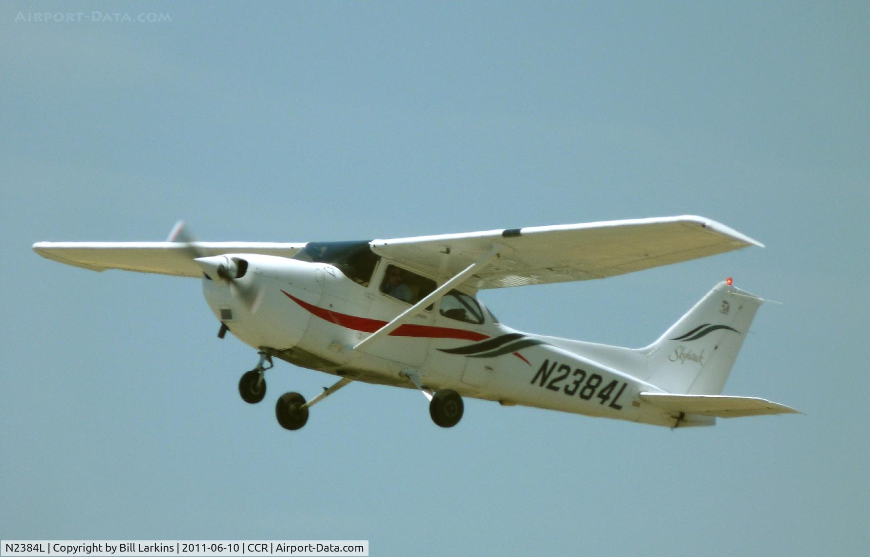N2384L, 1999 Cessna 172R C/N 17280706, Taking off.
