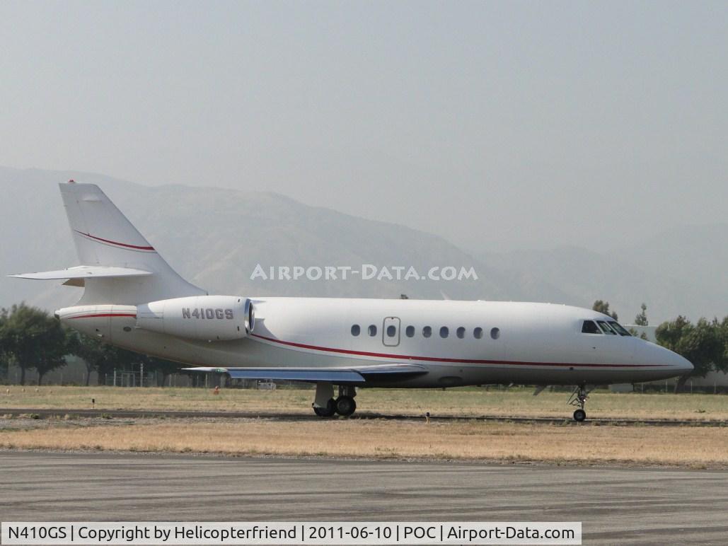 N410GS, 2000 Dassault Falcon 2000 C/N 112, Taxiing eastbound on taxiway Sierra for runway 26L
