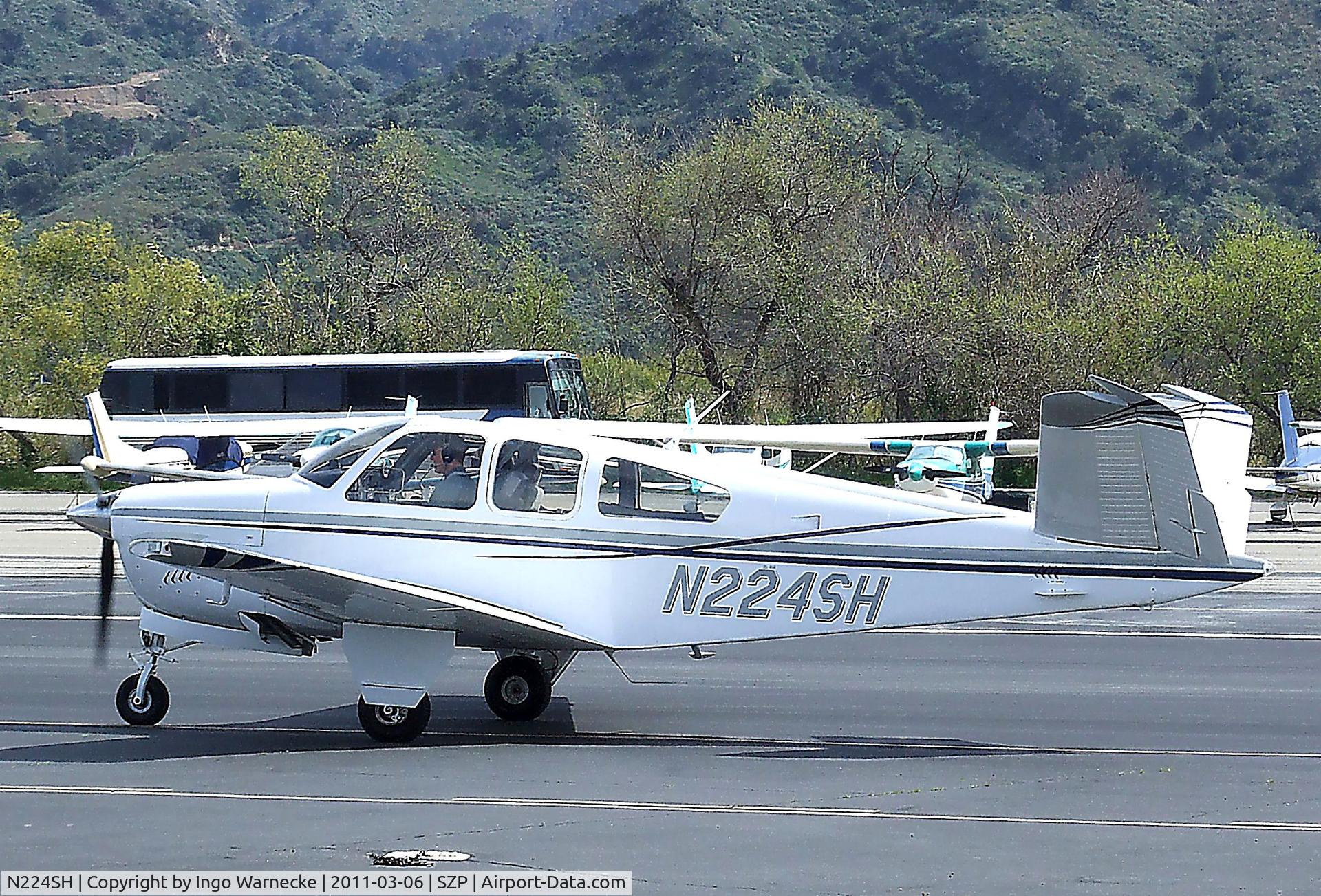 N224SH, 1970 Beech V35B Bonanza C/N D-9152, Beechcraft V35B Bonanza at Santa Paula airport during the Aviation Museum of Santa Paula open Sunday