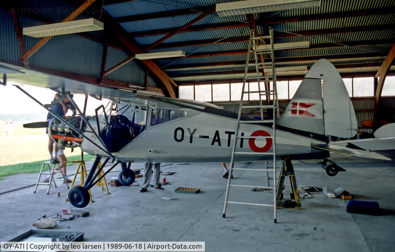 OY-ATI, 1948 SAI KZ VII Laerke C/N 178, OY-ATI duing maintenance
FSN Værløse 18.6.89