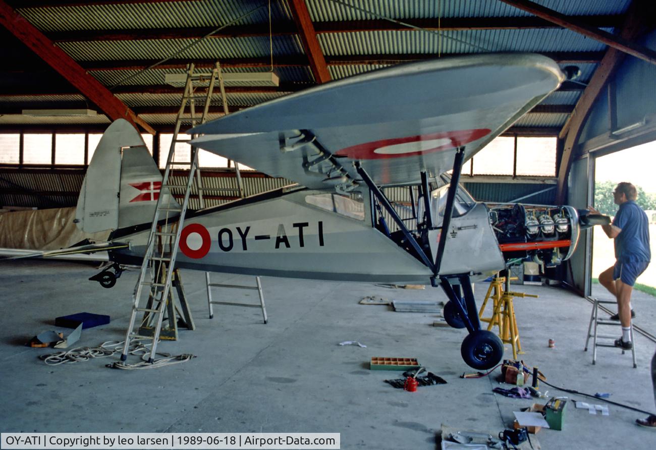 OY-ATI, 1948 SAI KZ VII Laerke C/N 178, OY-ATI duing maintenance
FSN Værløse 18.6.89