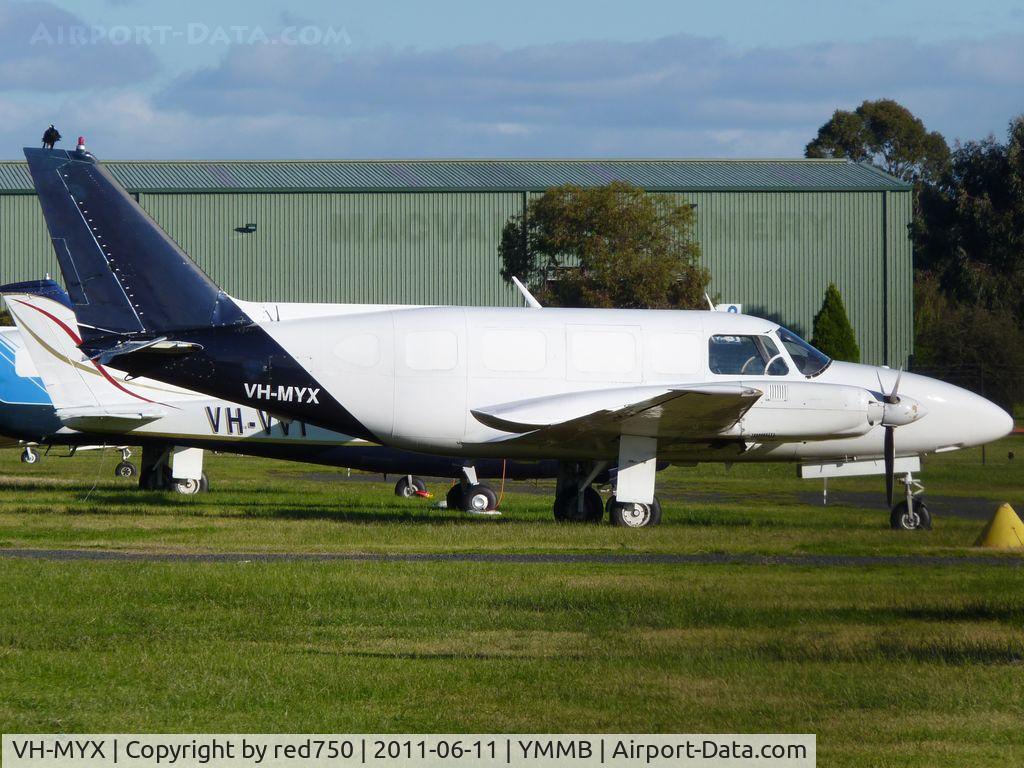VH-MYX, 1975 Piper PA-31-350 Chieftain C/N 31-7552098, Piper Navajo VH-MYX in freighter configuration at Moorabbin