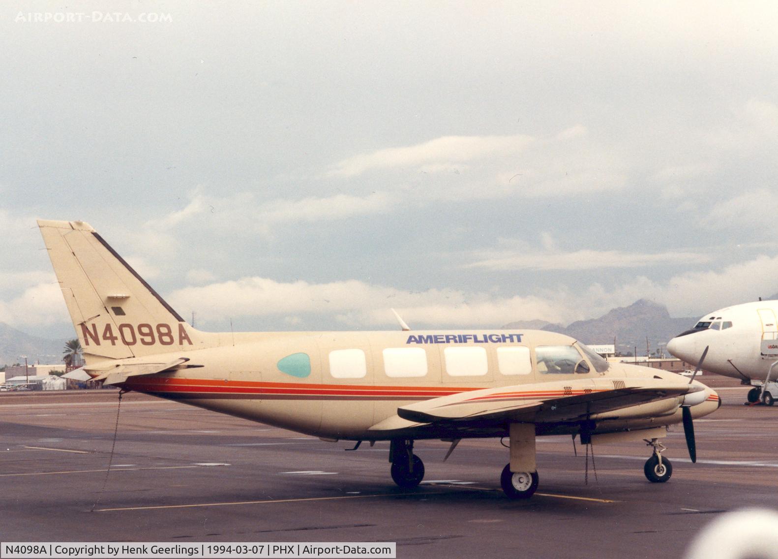 N4098A, 1981 Piper PA-31-350 Chieftain C/N 31-8152200, Ameriflight