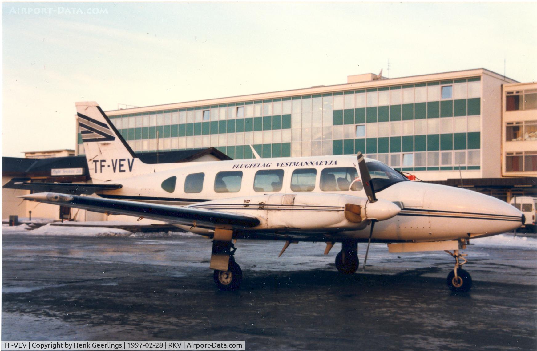 TF-VEV, Piper PA-31-350 Navajo Chieftain C/N 31-8152007, Flugfelag Vestmanneyja