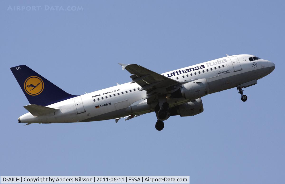 D-AILH, 1997 Airbus A319-114 C/N 641, Taking off from runway 08.