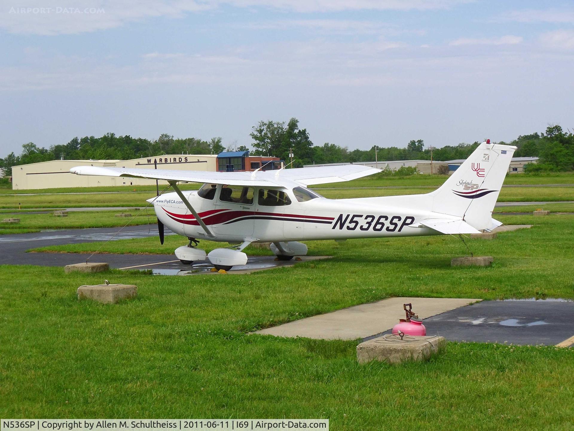 N536SP, 2000 Cessna 172S C/N 172S8388, 2000 Cessna 172S
