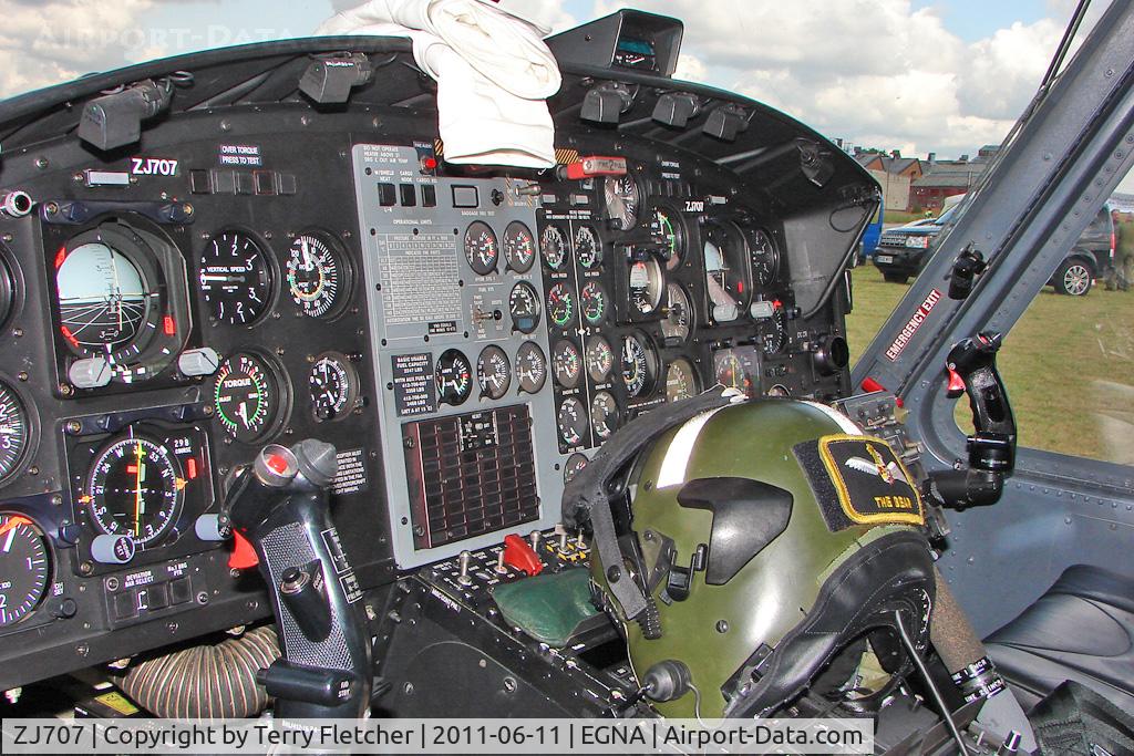 ZJ707, 2002 Bell 412EP Griffin HT1 C/N 36297, Flight Panel  of the display helicopter  at the 2011 Merlin Pageant held at Hucknall Airfield