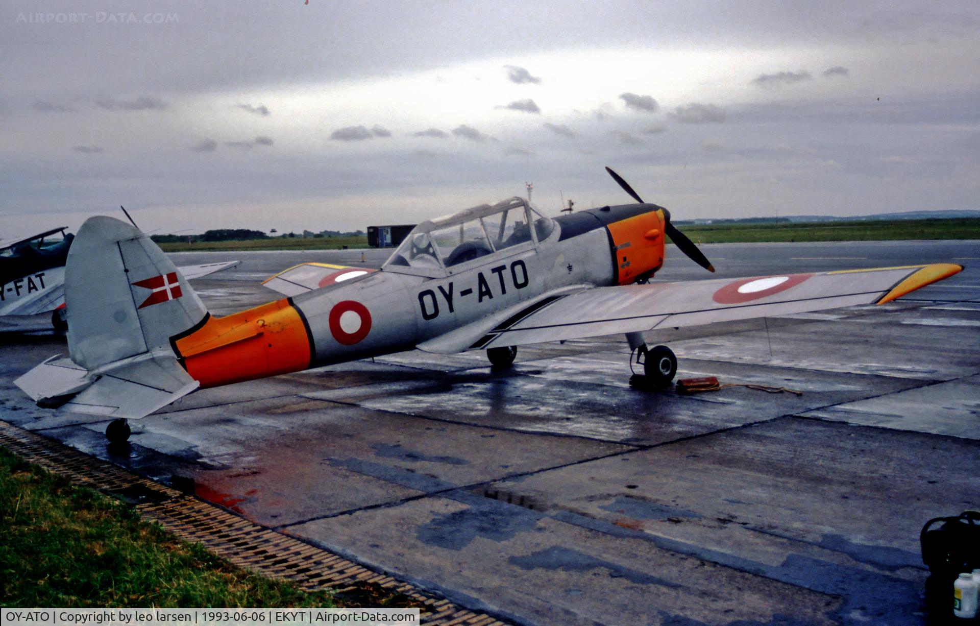 OY-ATO, 1950 De Havilland DHC-1 Chipmunk 22 C/N C1/0108, AAlborg AB Denmark 6.6.93