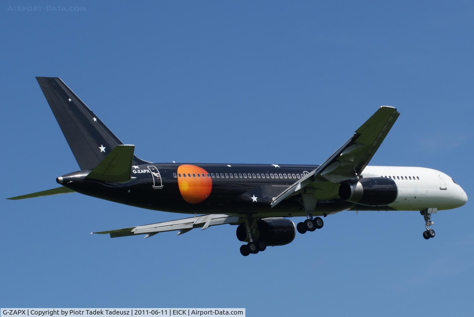 G-ZAPX, 2000 Boeing 757-256 C/N 29309, landing