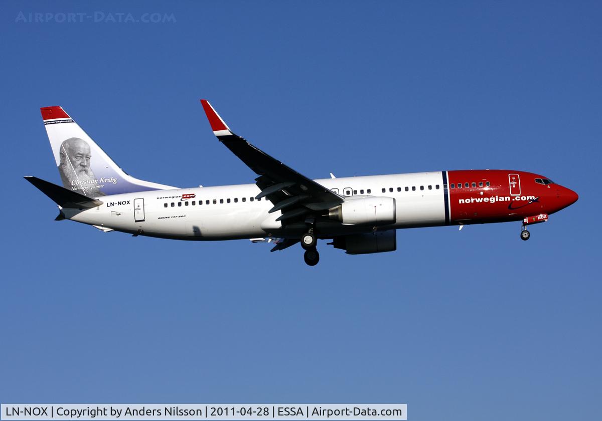 LN-NOX, 2010 Boeing 737-8JP C/N 37818, On final approach for runway 19L.