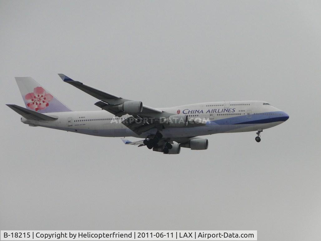 B-18215, 2005 Boeing 747-409 C/N 33737, On final to runway 24
