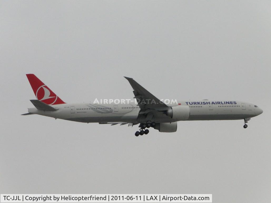 TC-JJL, 2011 Boeing 777-3F2/ER C/N 40793, On final to runway 24