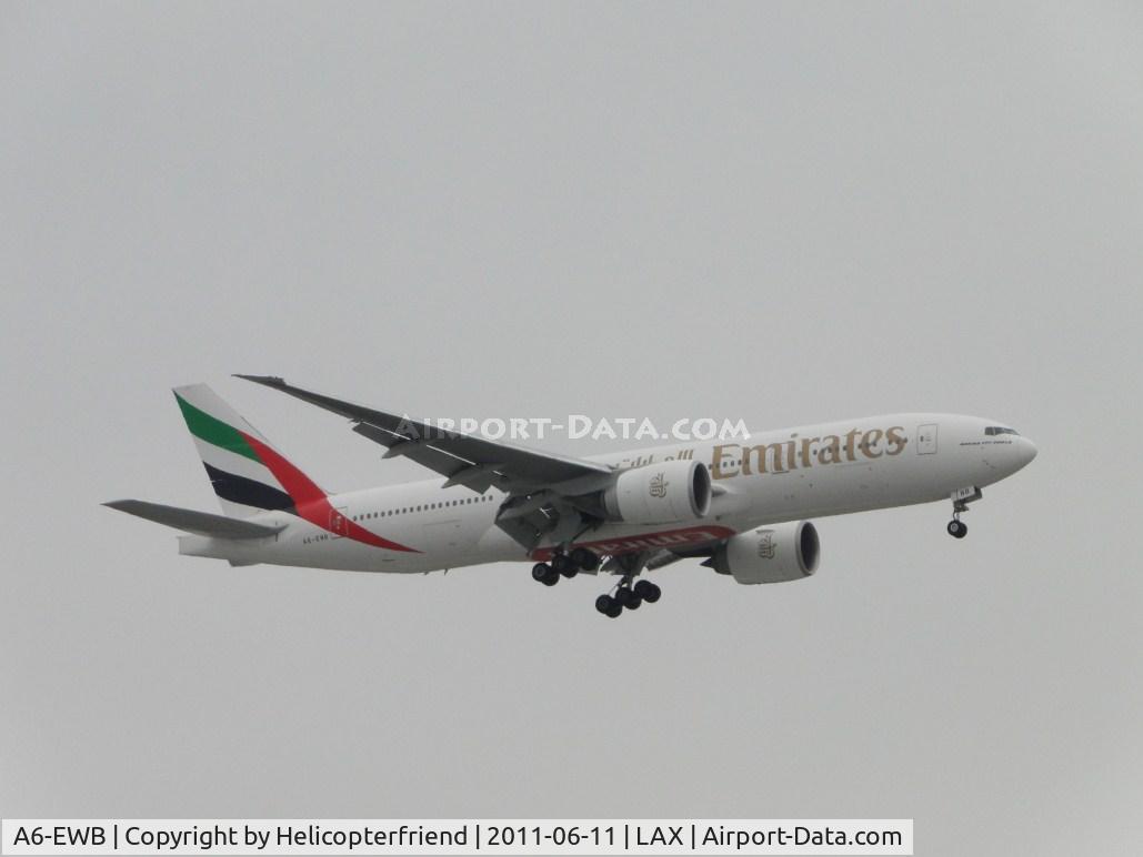 A6-EWB, 2007 Boeing 777-21H/LR C/N 35573, On final to runway 24