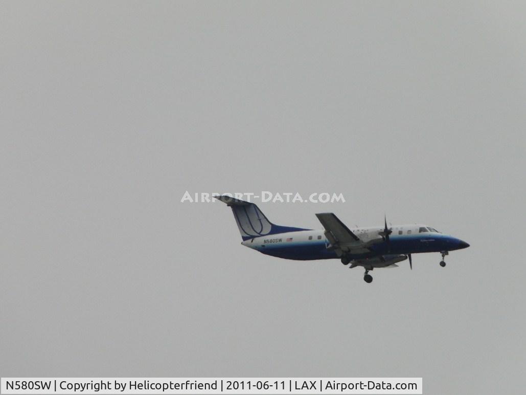 N580SW, 1999 Embraer EMB-120ER Brasilia C/N 120348, United Express on final to runway 24