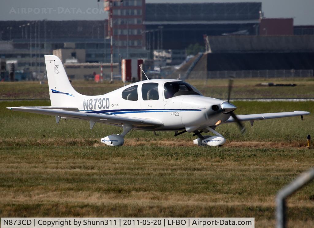 N873CD, 2002 Cirrus SR20 C/N 1229, Taxiing holding point rwy 14L for departure...
