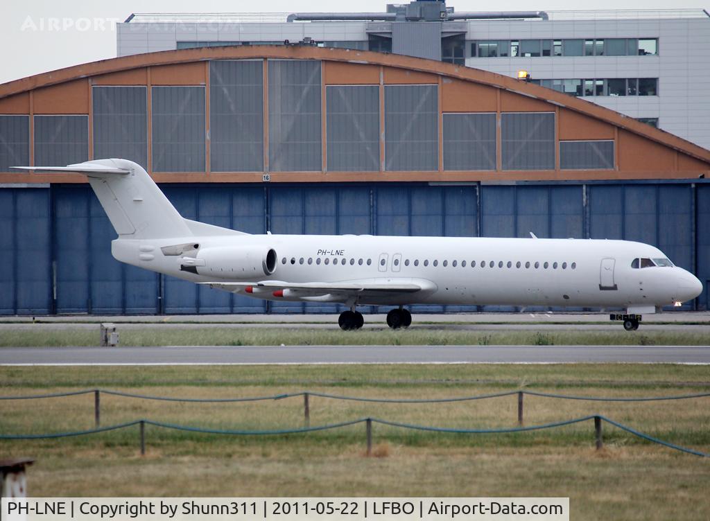 PH-LNE, 1991 Fokker 100 (F-28-0100) C/N 11322, Taxiing holding point rwy 32R for departure...