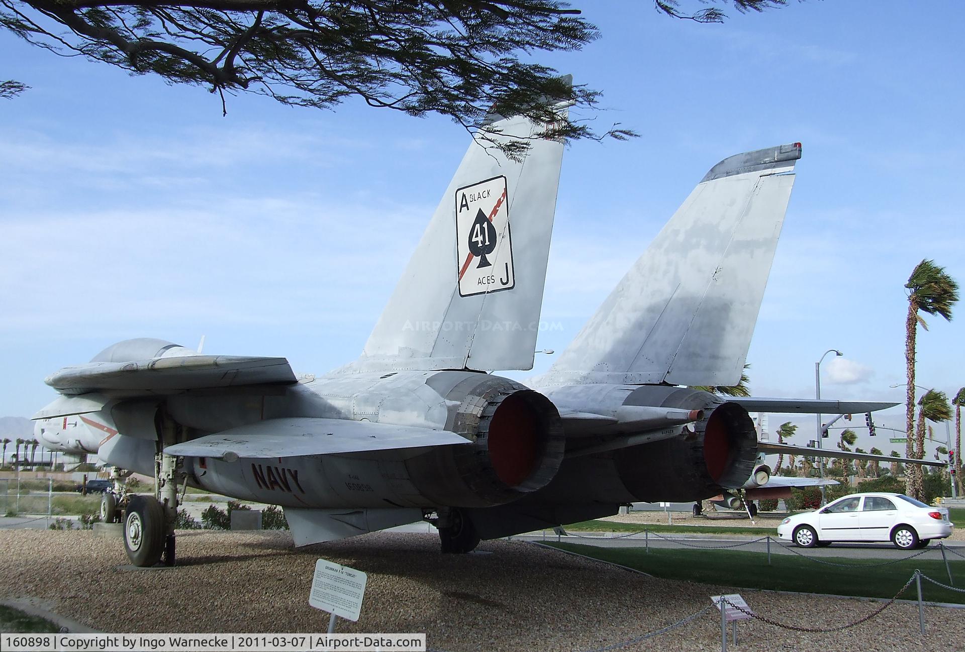 160898, Grumman F-14A Tomcat C/N 327, Grumman F-14A Tomcat at the Palm Springs Air Museum, Palm Springs CA