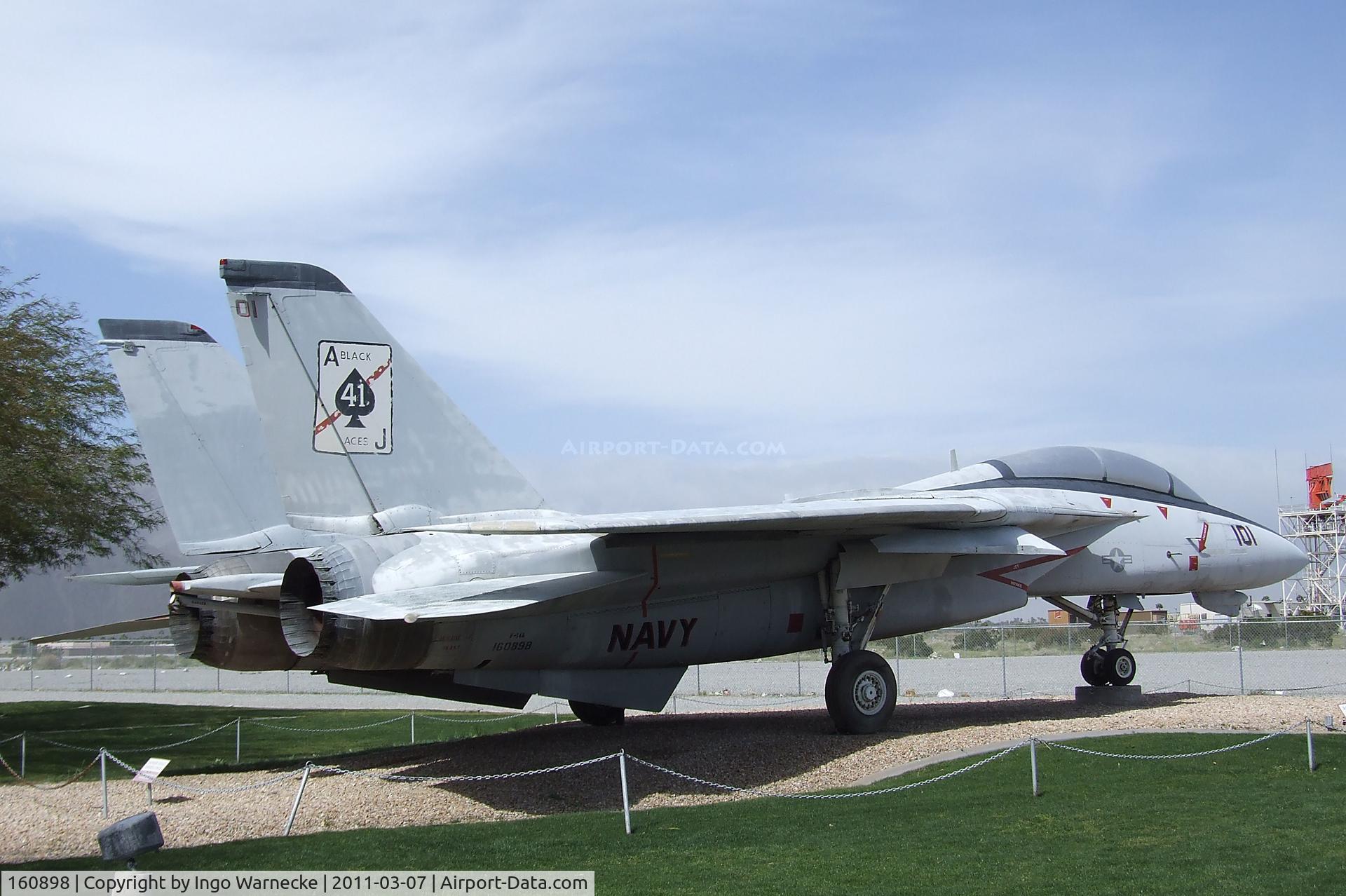 160898, Grumman F-14A Tomcat C/N 327, Grumman F-14A Tomcat at the Palm Springs Air Museum, Palm Springs CA