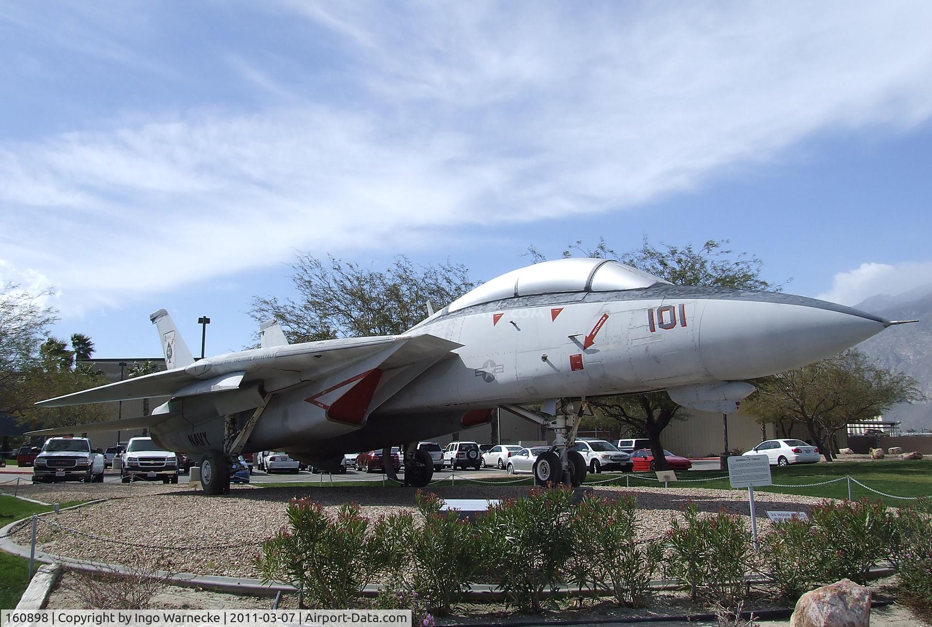 160898, Grumman F-14A Tomcat C/N 327, Grumman F-14A Tomcat at the Palm Springs Air Museum, Palm Springs CA