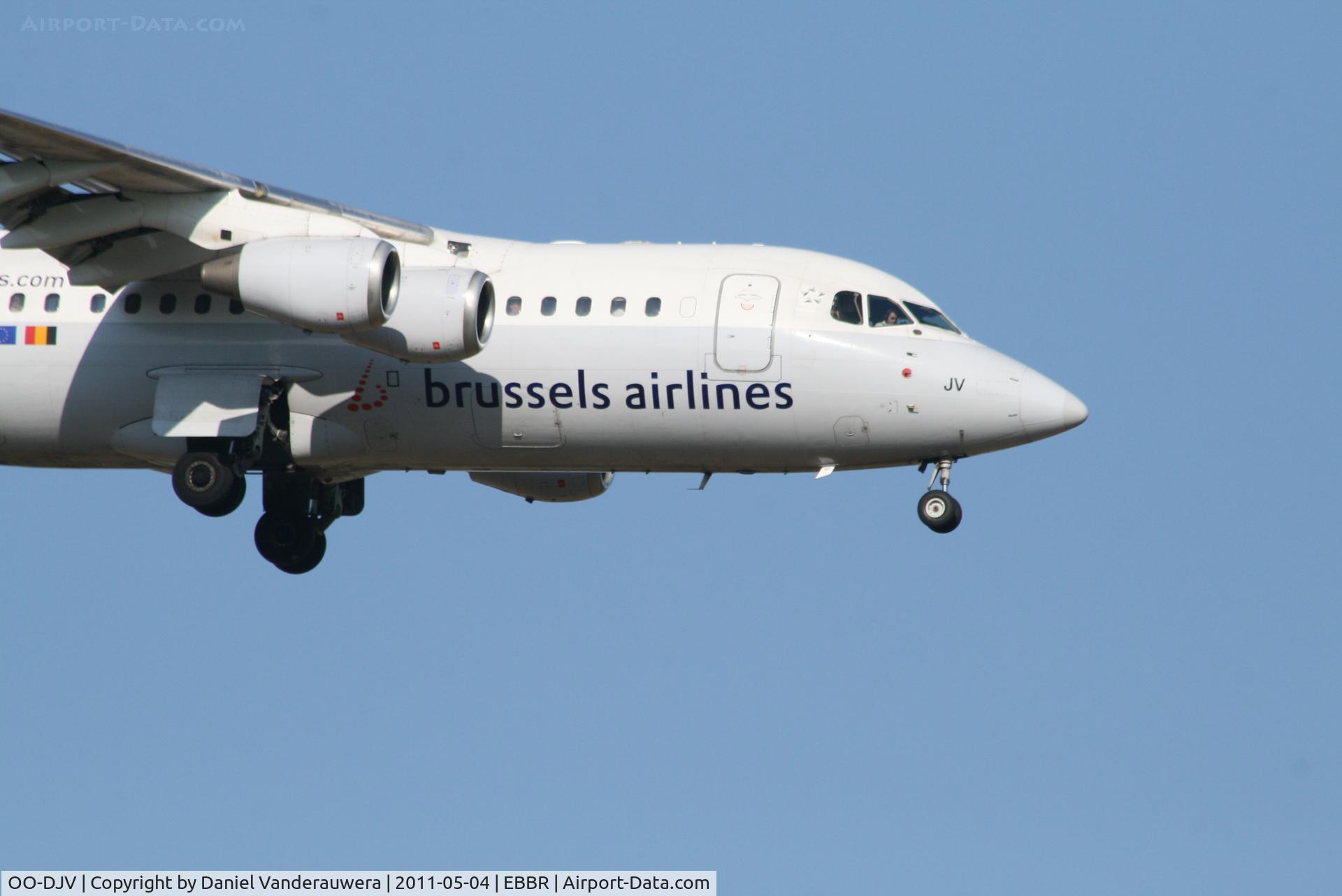 OO-DJV, 1996 British Aerospace Avro 146-RJ85 C/N E.2295, Flight SN2910 is descending to RWY 02