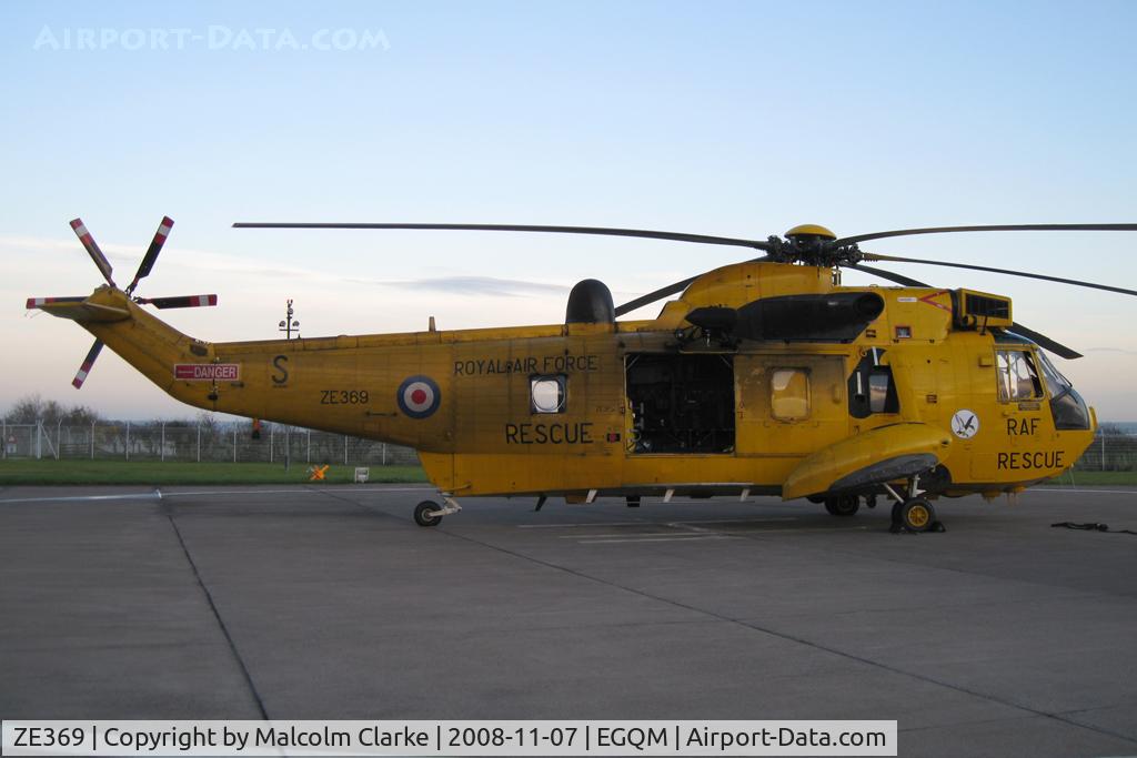 ZE369, Westland Seaking HAR.3 C/N WA948, Westland Sea King HAR3 at RAF Boulmer in November 2008.